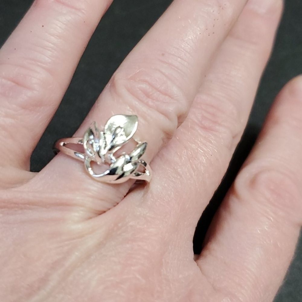 Silver plated Calla Lily ring size 7